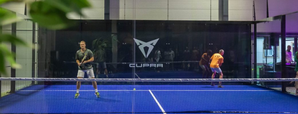 Jaunajā mūsdienīgākajā Padel tenisa klubā Latvjā atklāts “CUPRA panoramic” korts!